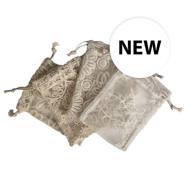 Smykkepose Off White Blonde 100x130+20 mm