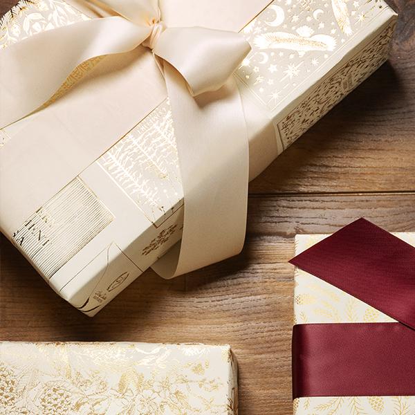 Julepapir 6480 Cream XMas Greetings 55 cm x 100 m