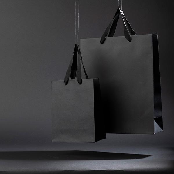 Luksuspose Sort Kraft m/præg 19x9x24cm